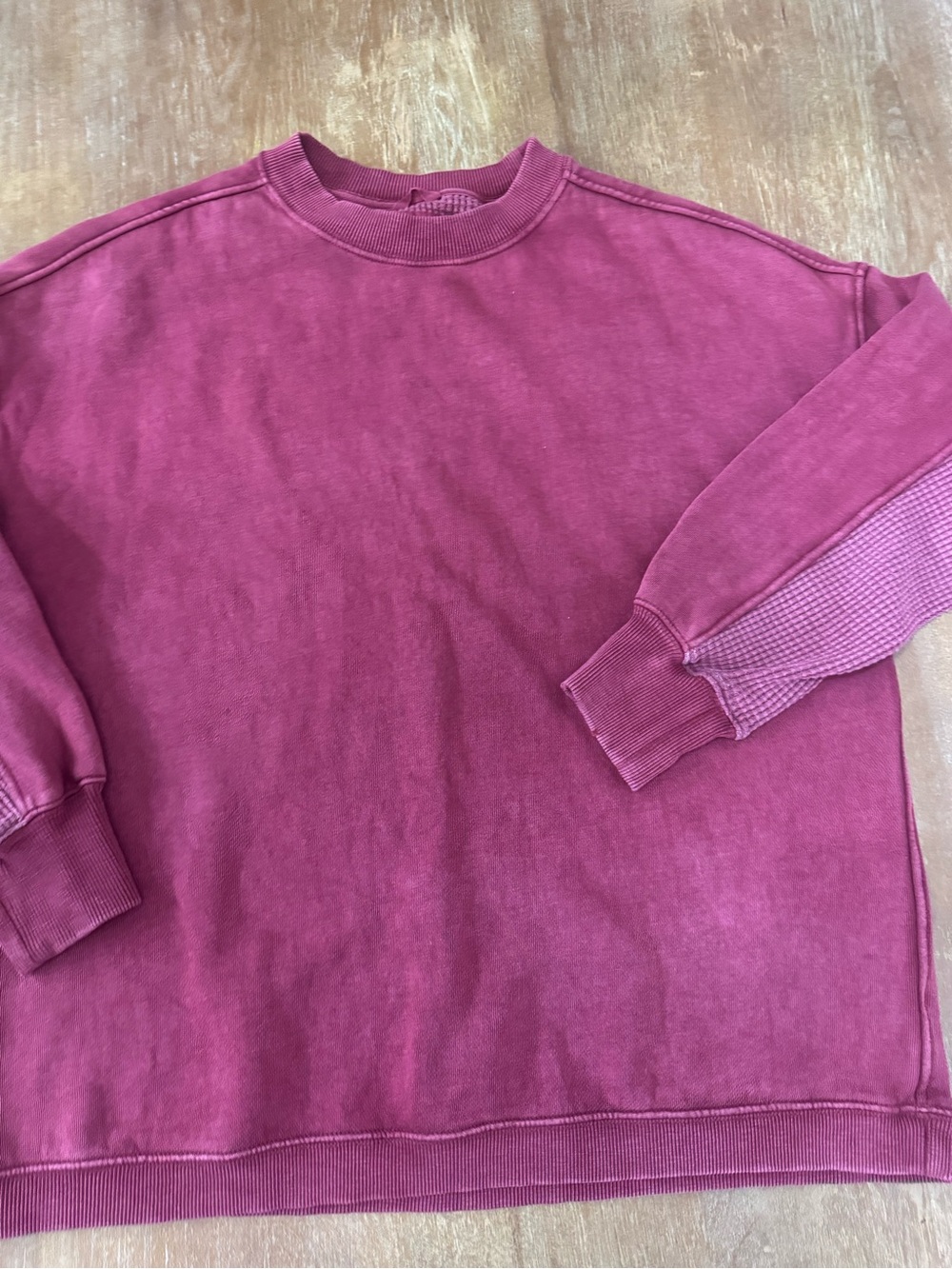 aerie Women's Crewneck Sweatshirt in Berry
